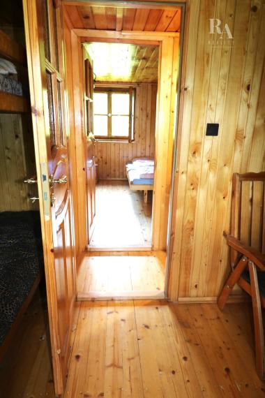 PREDAJ CHATY S VEĽKÝM POZEMKOM BELÁ - ZLIEŇ