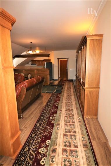 PREDAJ 3 - IZBOVÝ BYT V CENTRE MESTA S PARKOVANÍM