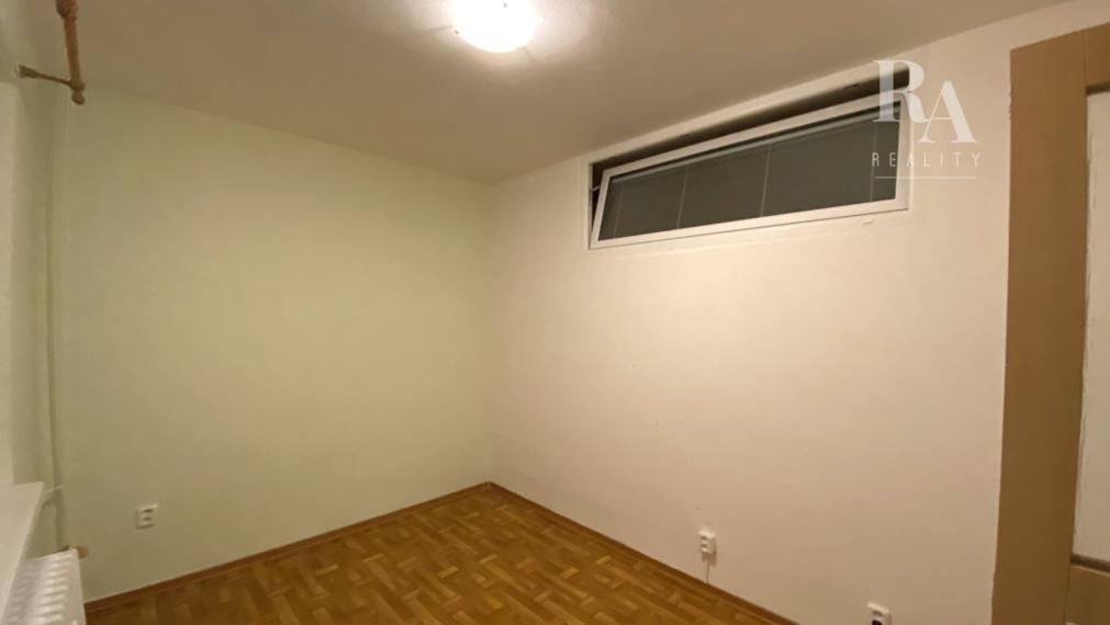 PREDAJ 3 - IZBOVÝ BYT  S BALKÓNOM HLINY 7 - REZERVOVANÉ