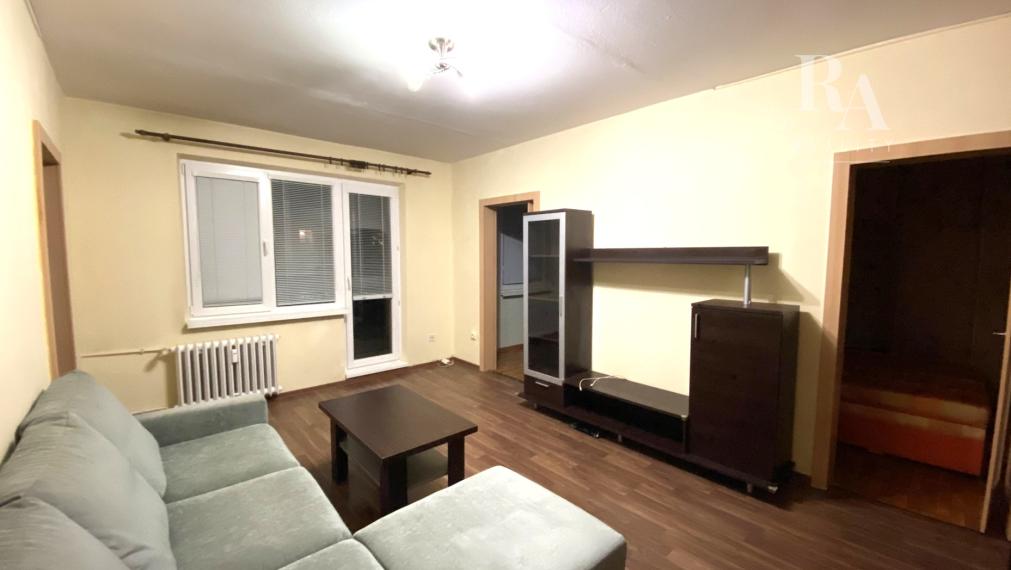 PREDAJ 3 - IZBOVÝ BYT  S BALKÓNOM HLINY 7 - REZERVOVANÉ