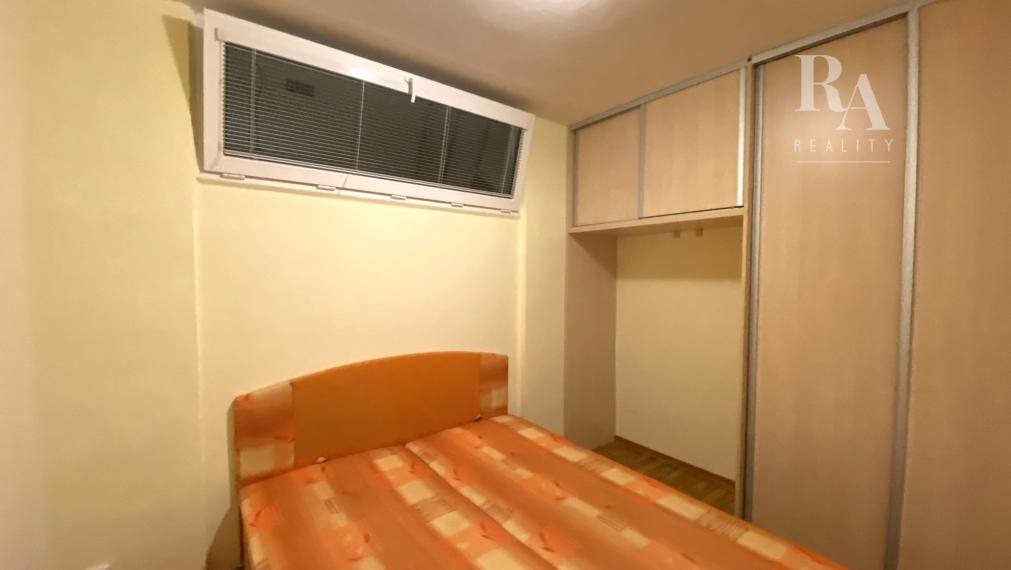 PREDAJ 3 - IZBOVÝ BYT  S BALKÓNOM HLINY 7 - REZERVOVANÉ