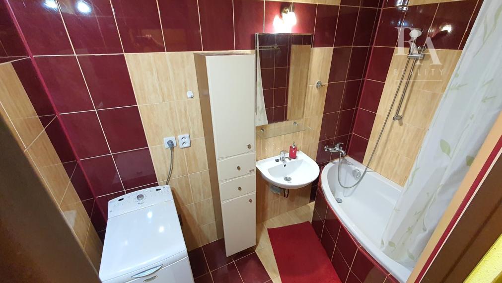 PREDAJ 3 - IZBOVÝ BYT  S BALKÓNOM HLINY 7 - REZERVOVANÉ