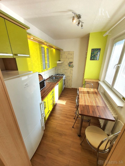 PREDAJ 3 - IZBOVÝ BYT  S BALKÓNOM HLINY 7 - REZERVOVANÉ