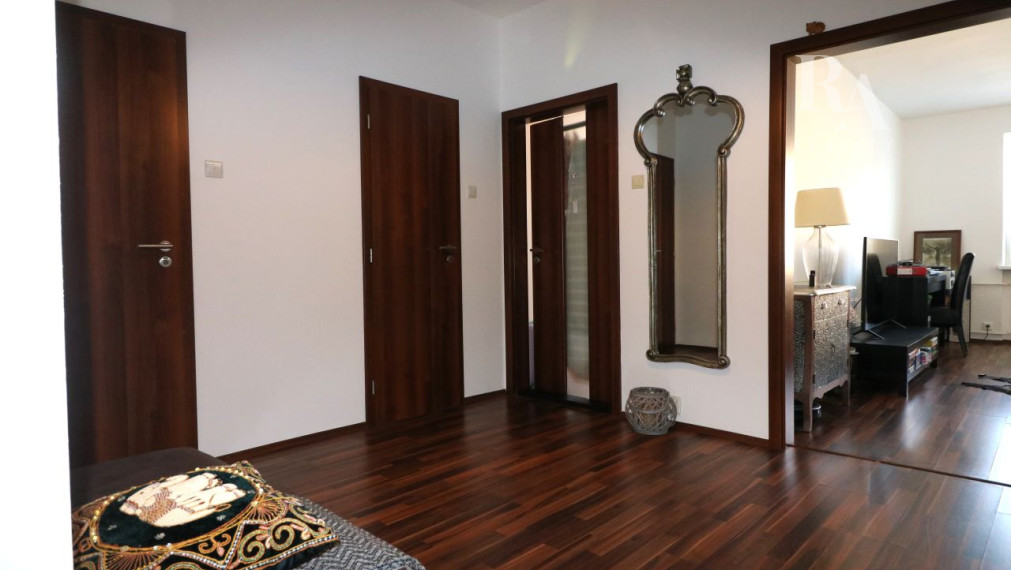 Predaj 2 izbový byt 70m2 s balkónom a pivnicou v starej časti mesta Žilina
