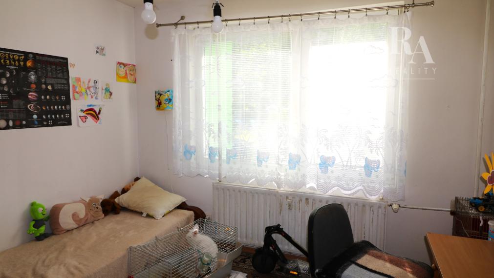 PREDAJ 3 - IZBOVÝ BYT S LOOGIOU A BALKÓNOM VLČINCE