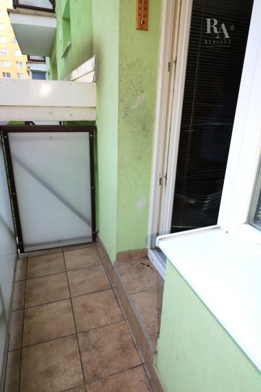 PREDAJ 3 - IZBOVÝ BYT S LOOGIOU A BALKÓNOM VLČINCE