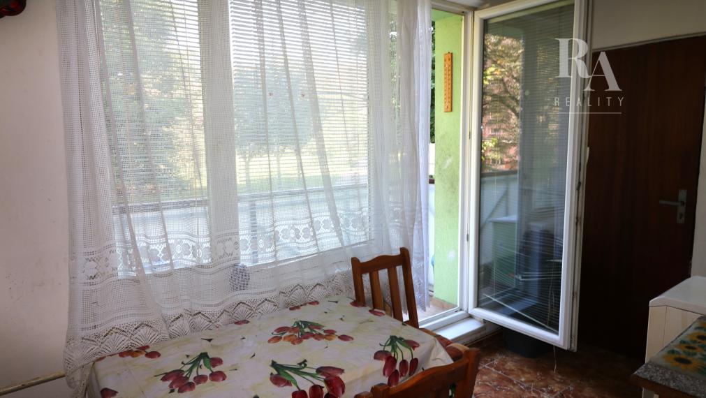 PREDAJ 3 - IZBOVÝ BYT S LOOGIOU A BALKÓNOM VLČINCE