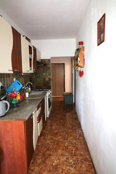 PREDAJ 3 - IZBOVÝ BYT S LOOGIOU A BALKÓNOM VLČINCE