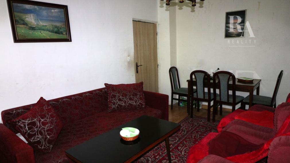 PREDAJ 3 - IZBOVÝ BYT S LOOGIOU A BALKÓNOM VLČINCE