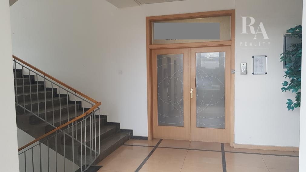 Prenájom kancelárie o výmere 18,4 m2 Bytčická ulica
