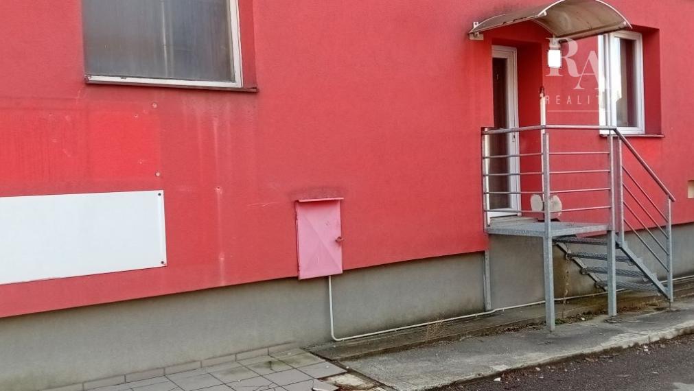 Prenájom skladový priestor 34m2 prízemie Kamenná cesta