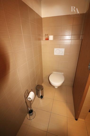 Prenájom veľkého 2 - izbového mezonetového bytu Bytčická ulica