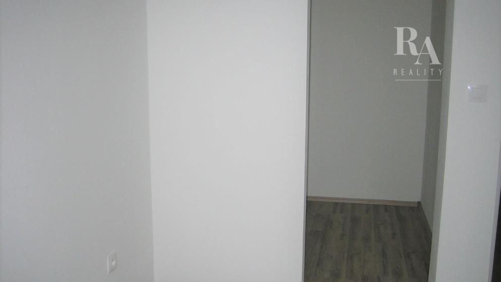 Prenájom veľkého 2 - izbového bytu Bytčická ulica