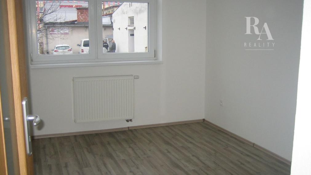 Prenájom veľkého 2 - izbového bytu Bytčická ulica