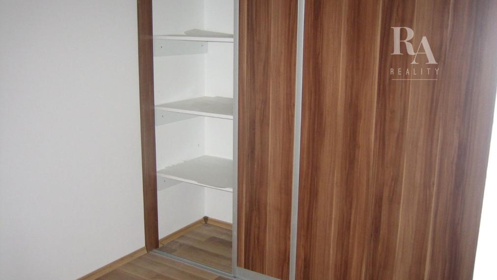 Prenájom veľkého 2 - izbového bytu Bytčická ulica