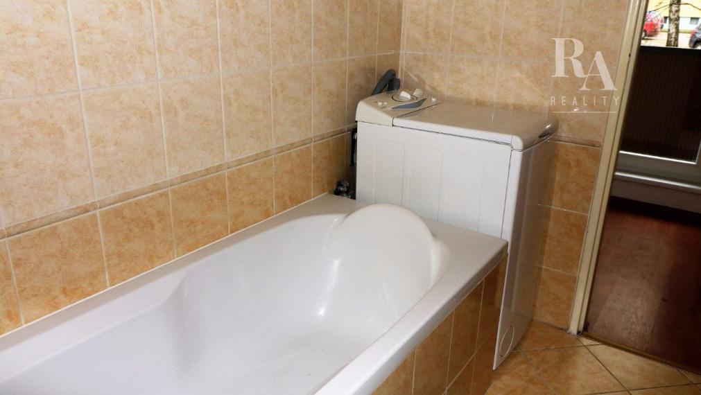 Prenájom 2 - izbového zariadeného bytu Hliny 8