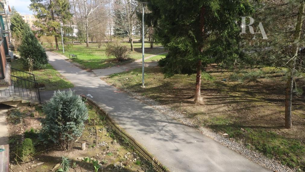 Prenájom 2 - izbového zariadeného bytu Hliny 8