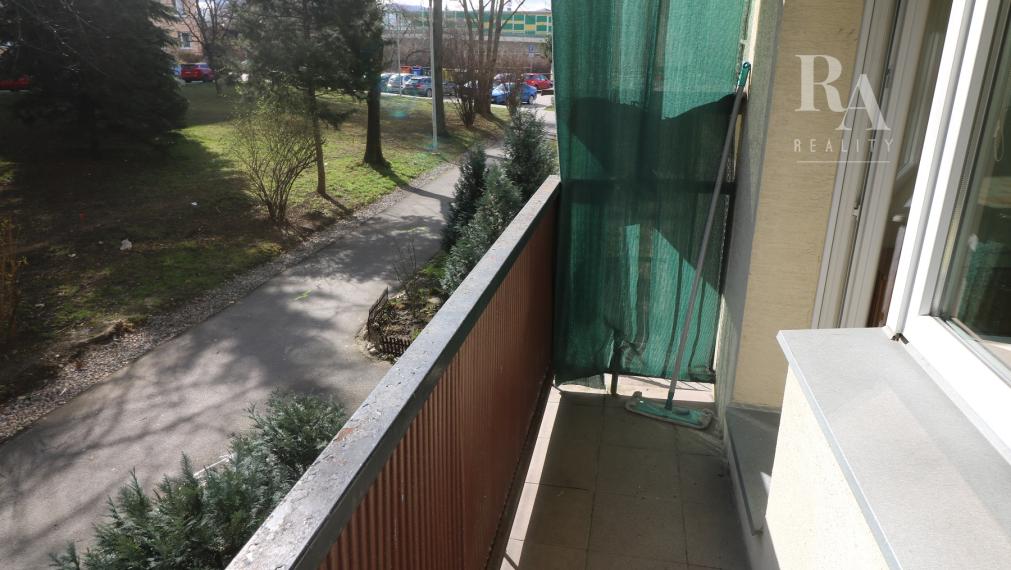 Prenájom 2 - izbového zariadeného bytu Hliny 8