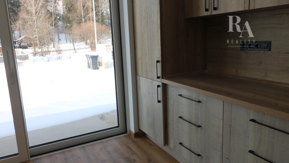 PRENÁJOM 2 - IZBOVÉHO BYTU V NOVOSTAVBE + 2 PARKOVACIE MIESTA