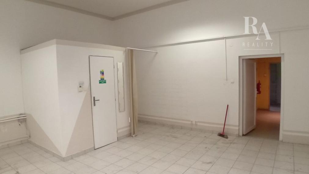 Prenájom skladový priestor 34m2 prízemie Kamenná cesta