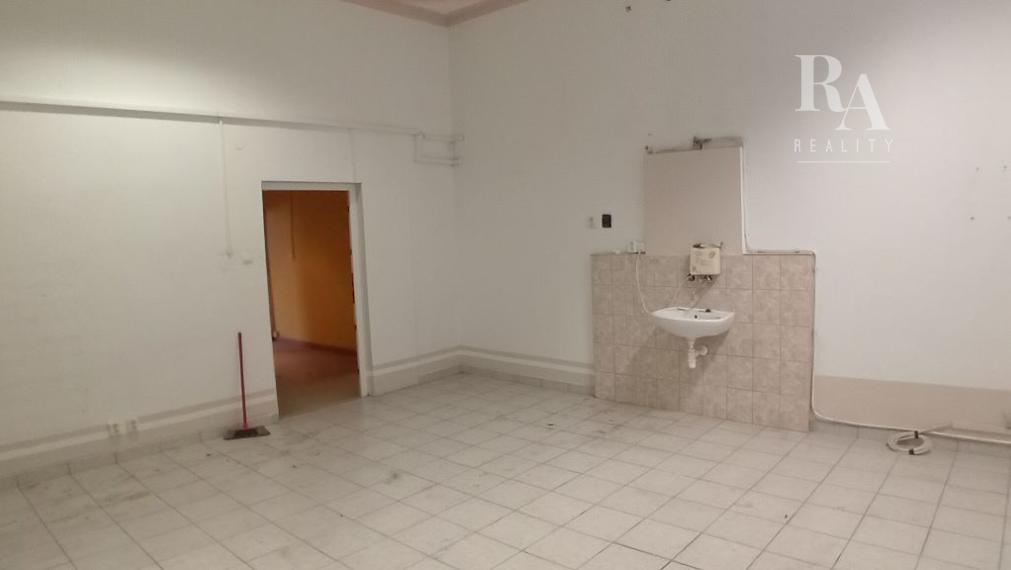Prenájom skladový priestor 34m2 prízemie Kamenná cesta
