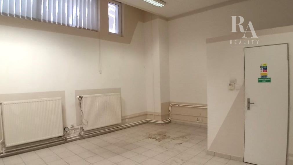 Prenájom skladový priestor 34m2 prízemie Kamenná cesta