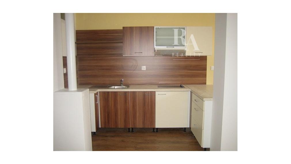 Prenájom 2 - izbový byt Bytčická ulica