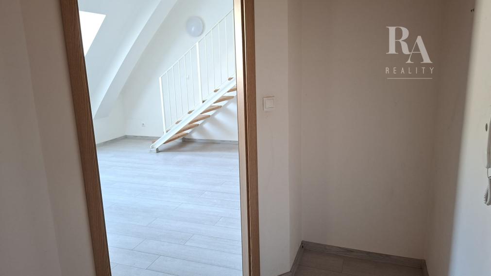 Prenájom 3KK - izbového mezonetového bytu Bytčická ulica