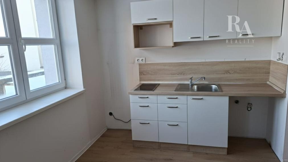 Prenájom 1KK - izbový byt Bytčická ulica