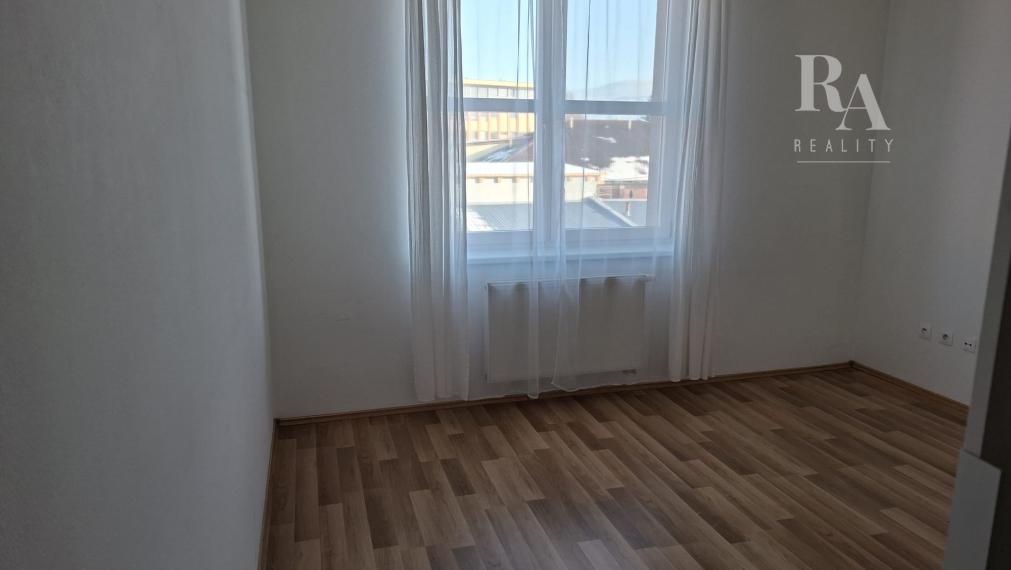 Prenájom 3KK - izbového bytu Bytčická ulica