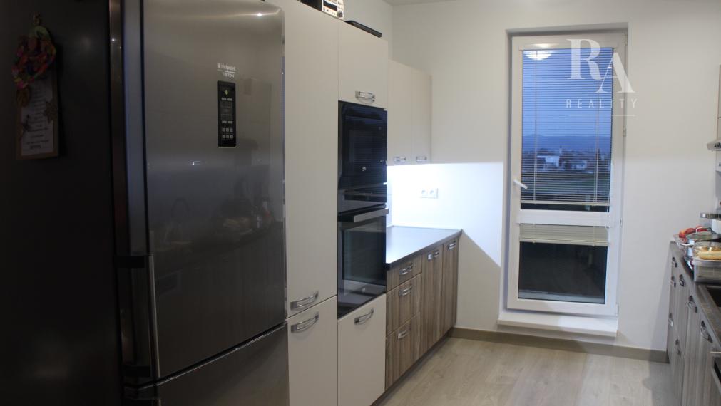 Prenájom  3-izbový byt Maršová -Rašov  + dve parkovacie miesta