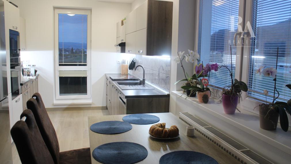 Prenájom  3-izbový byt Maršová -Rašov  + dve parkovacie miesta