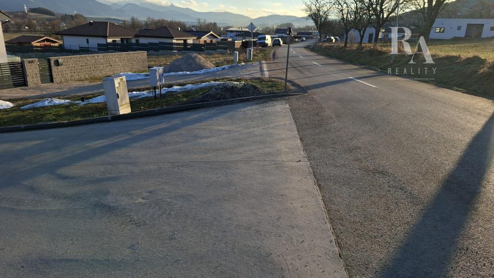 STAVEBNÝ POZEMOK ZBYŇOV