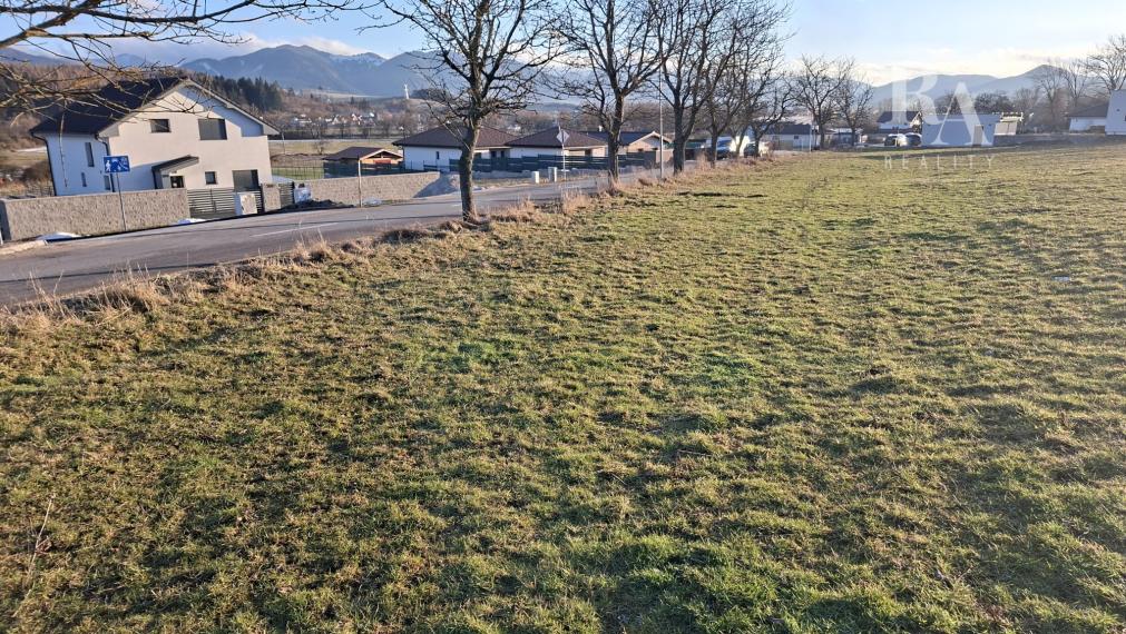 STAVEBNÝ POZEMOK ZBYŇOV