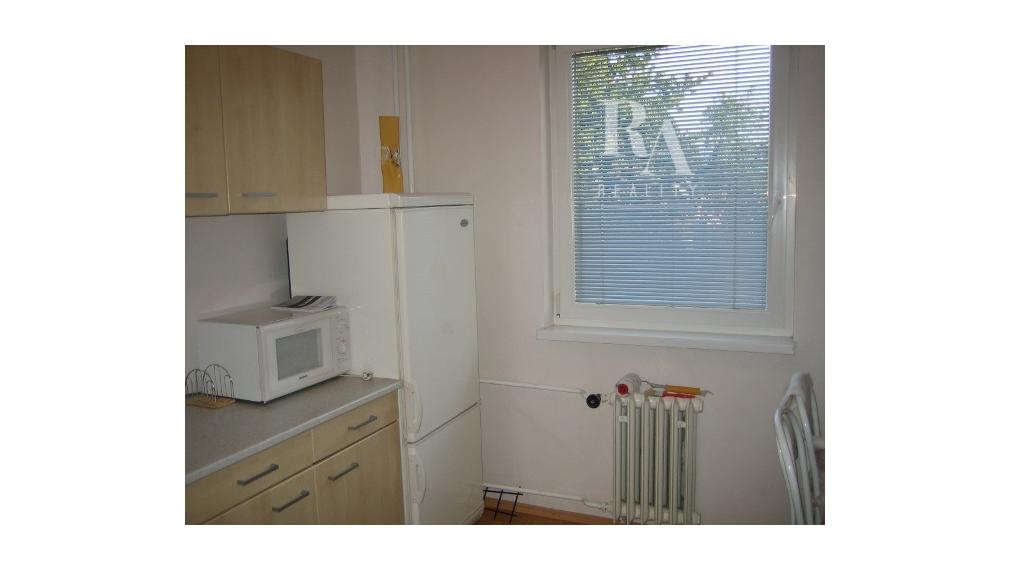 Prenájom 1 - izbový byt blízke centrum