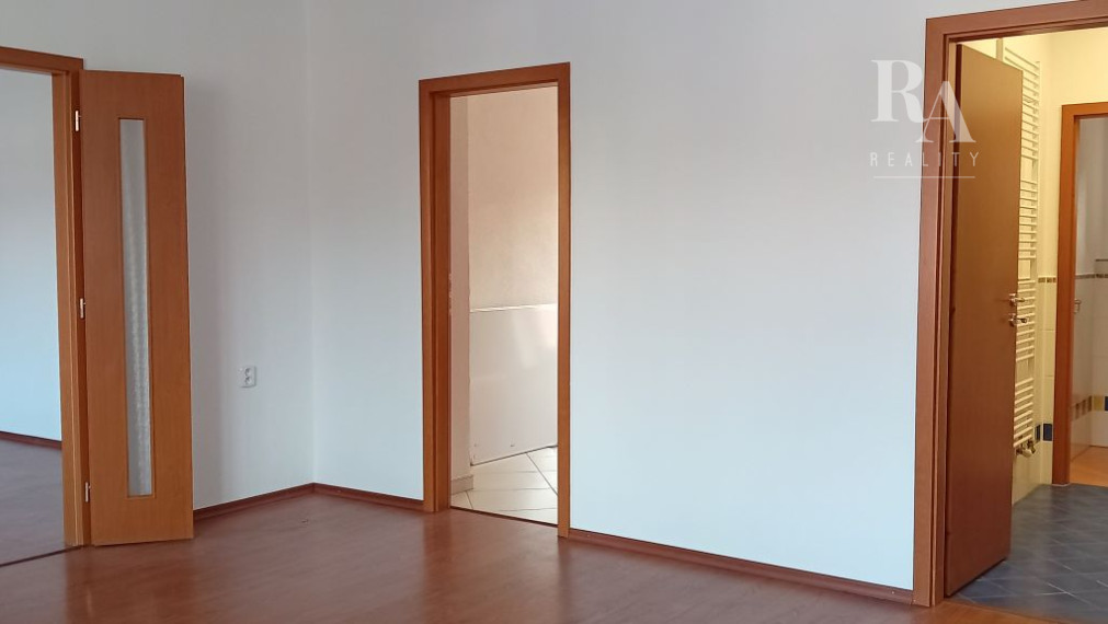 Dvojkancelária s parkovaním, 1.poschodie, 75m2, ul. M.R.Štefánika Žilina