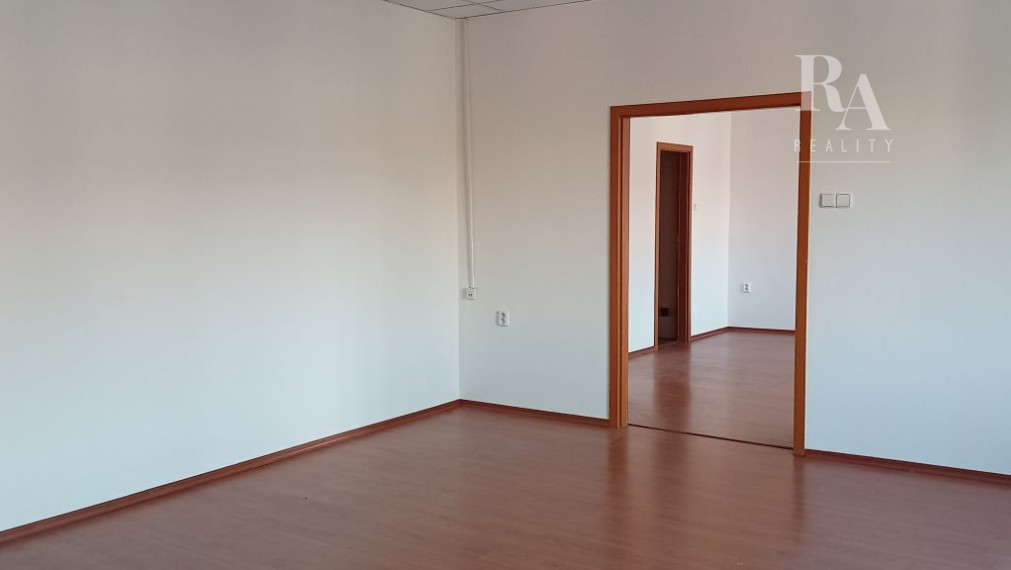 Dvojkancelária s parkovaním, 1.poschodie, 75m2, ul. M.R.Štefánika Žilina