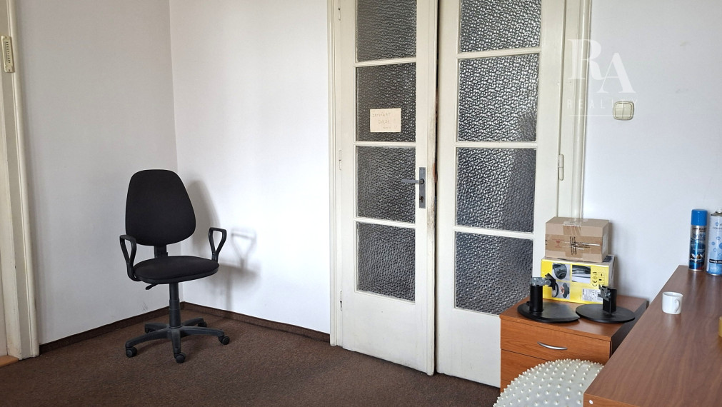Prenájom 5 kancelárií na 1.poschodí v centre mesta