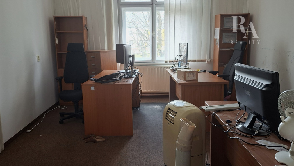 Prenájom 5 kancelárií na 1.poschodí v centre mesta