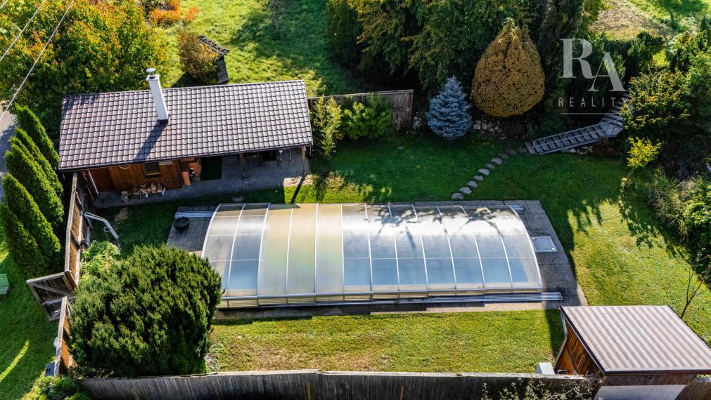 PREDAJ RODINNÝ DOM S BAZÉNOM A PRIESTOROM NA PODNIKANIE + DOHODA