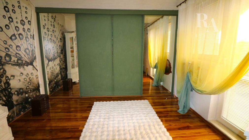 PREDAJ RODINNÝ DOM S BAZÉNOM A PRIESTOROM NA PODNIKANIE + DOHODA