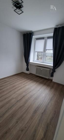 PRENÁJOM 3 - IZBOVÝ ZARIADENÝ BYT BLÍZKE CENTRUM S PARKOVANÍM