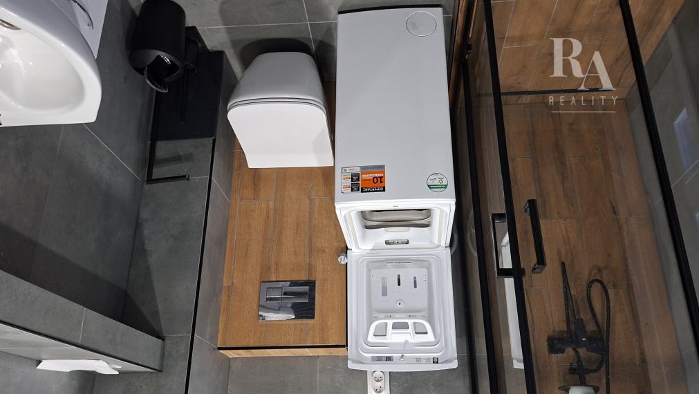 PRENÁJOM 3 - IZBOVÝ ZARIADENÝ BYT BLÍZKE CENTRUM S PARKOVANÍM