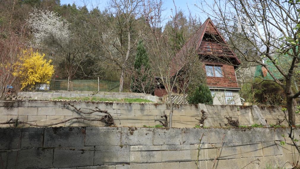 PREDAJ MUROVANEJ ZÁHRADNEJ CHATKY POVAŽSKÝ CHLMEC