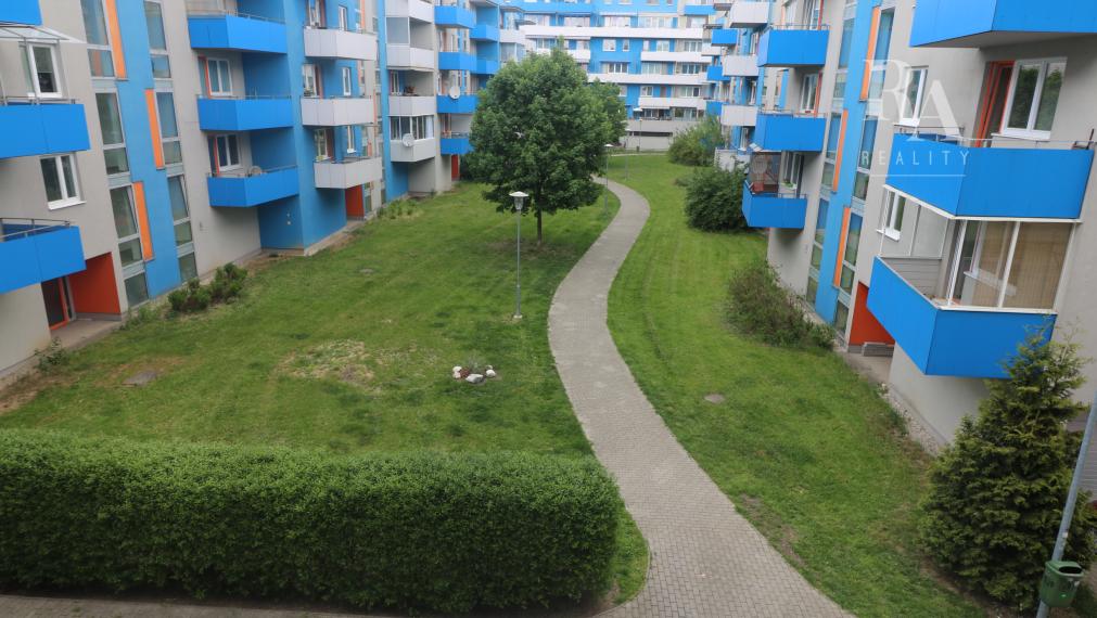 PRENÁJOM 4 - IZBOVÝ BYT S PARKOVANÍM HLINY 8