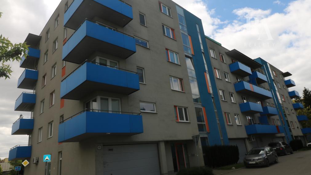 PRENÁJOM 4 - IZBOVÝ BYT S PARKOVANÍM HLINY 8