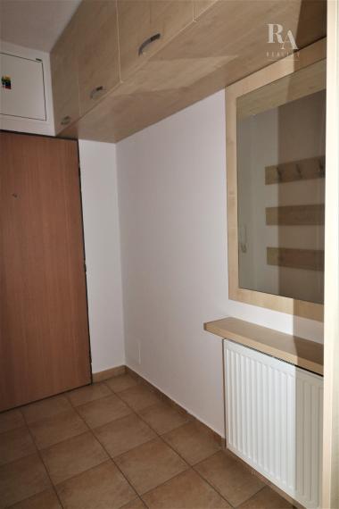 PRENÁJOM 4 - IZBOVÝ BYT S PARKOVANÍM HLINY 8