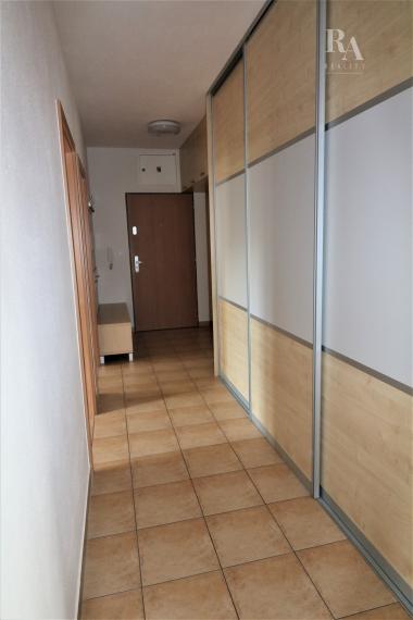 PRENÁJOM 4 - IZBOVÝ BYT S PARKOVANÍM HLINY 8