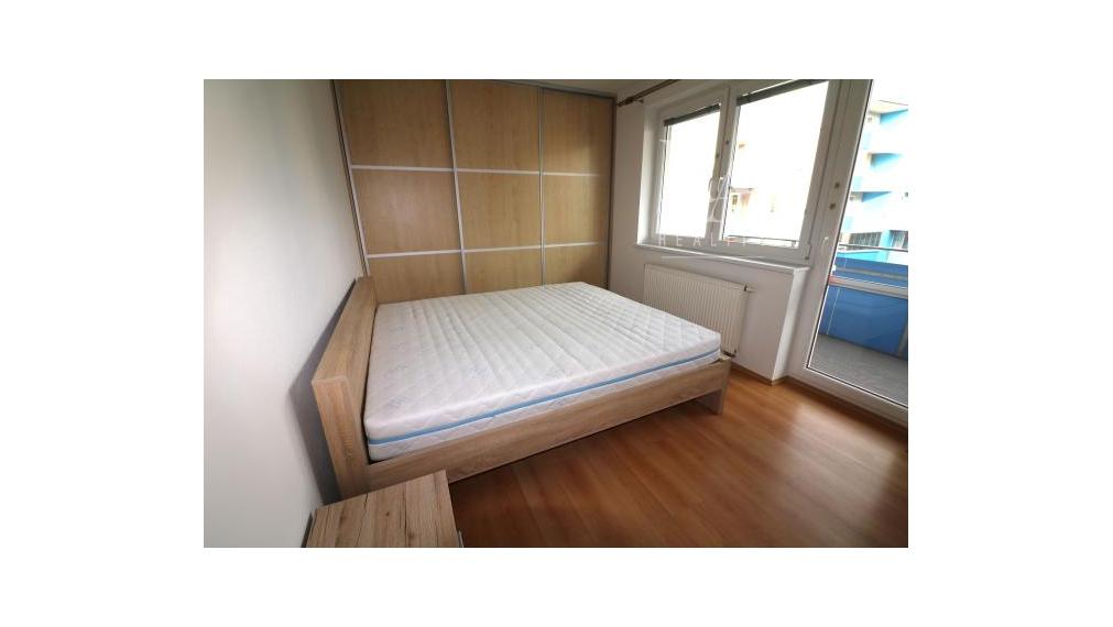 PRENÁJOM 4 - IZBOVÝ BYT S PARKOVANÍM HLINY 8