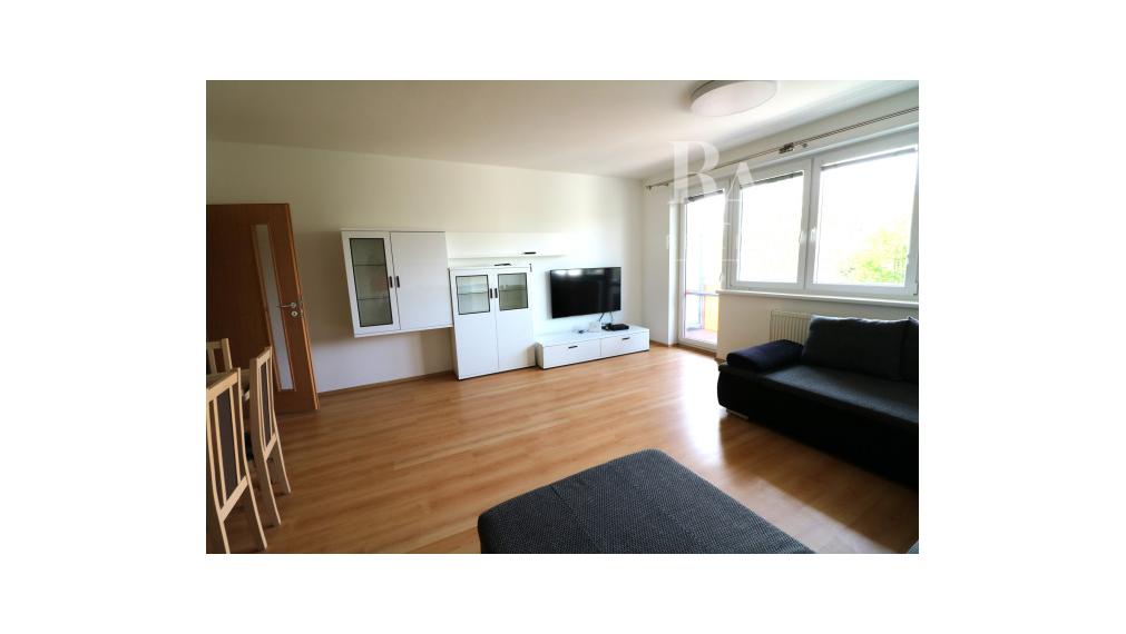 PRENÁJOM 4 - IZBOVÝ BYT S PARKOVANÍM HLINY 8